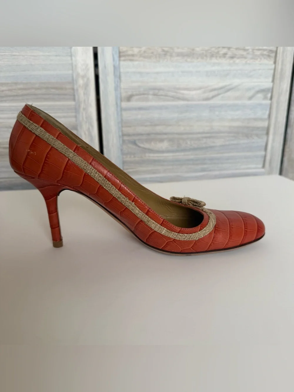 RARE Valentino Garavani Croc-Embossed Orange Leather Pumps with Gold Trim